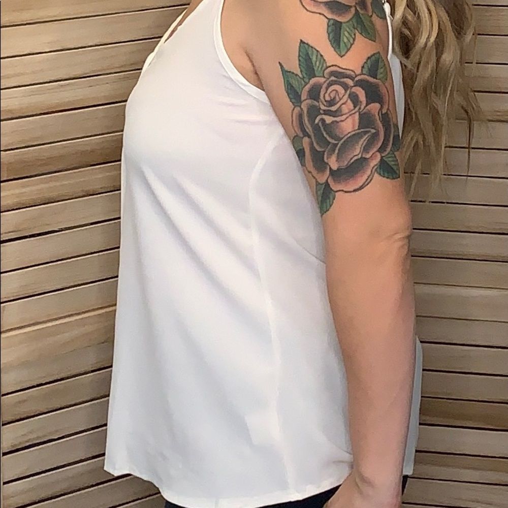 Buttoned down flowy Tank Top - Picture 3 of 3